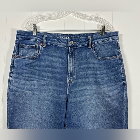 American Eagle Jeans Women's Size 18 Reg Blue Denim Curvy Mom Stretch Distressed - Picture 2 of 14
